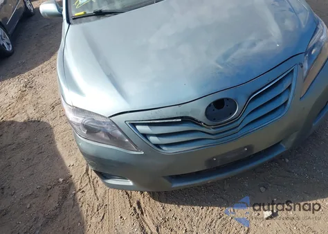 2011 Toyota Camry Le z USA, uszkodzony, nr VIN 4T1BF3EK0BU650618